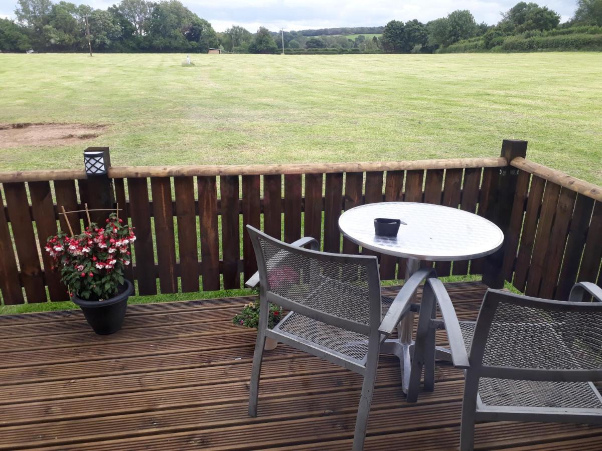 Country Bumpkin - Romantic Couples Stay In Oakhill Cabin Bagian luar foto