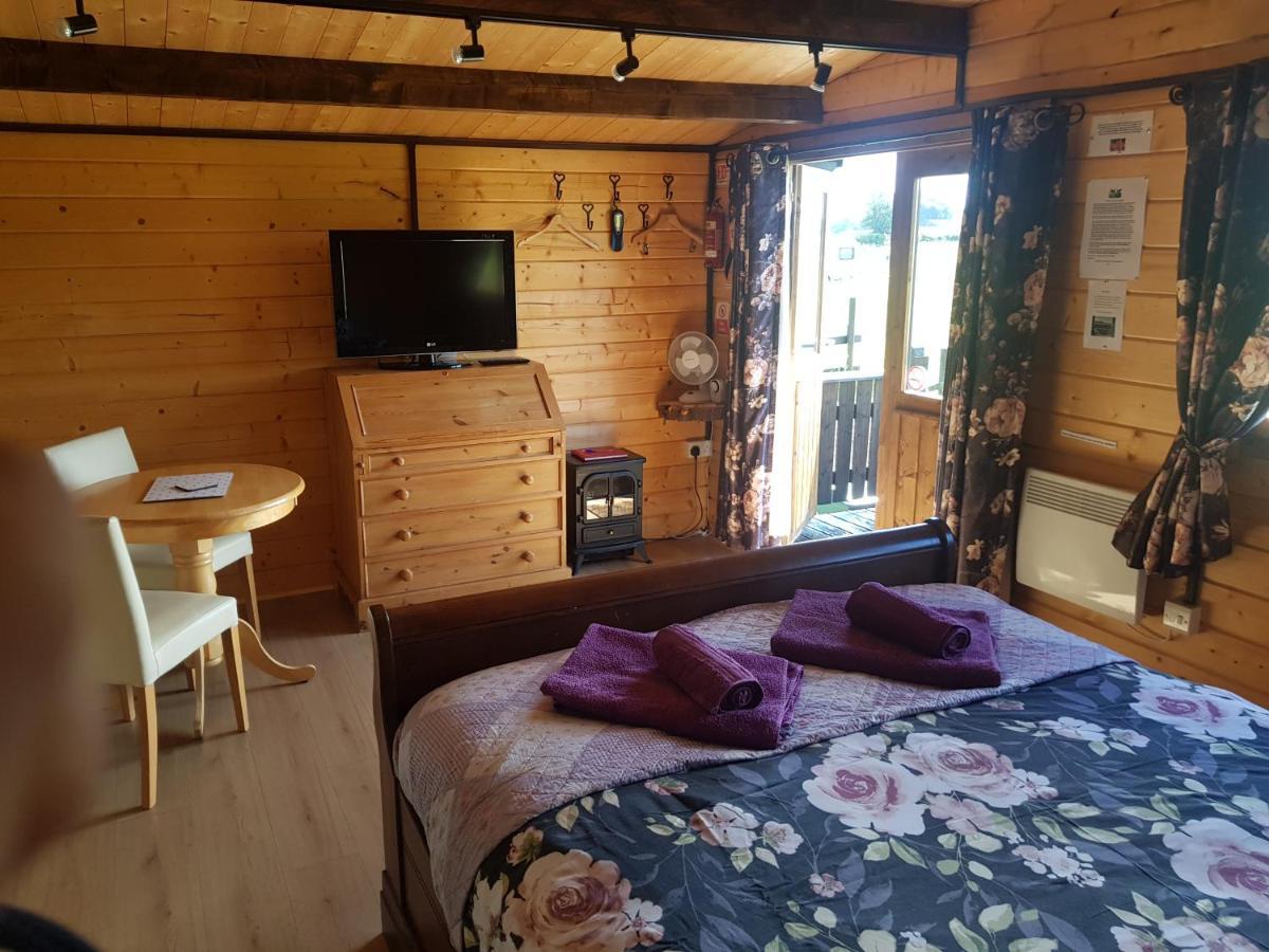 Country Bumpkin - Romantic Couples Stay In Oakhill Cabin Bagian luar foto