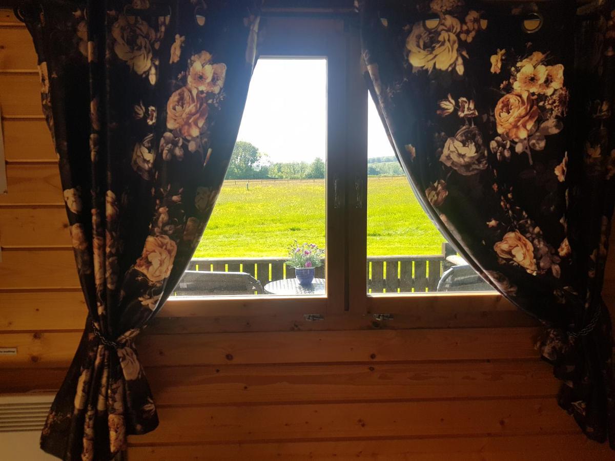 Country Bumpkin - Romantic Couples Stay In Oakhill Cabin Bagian luar foto